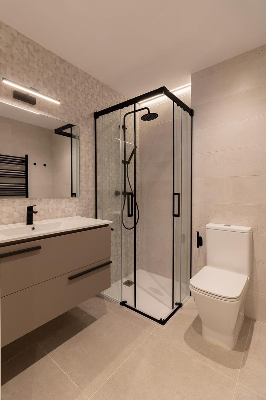 Room4You By Asturias Holidays Oviédo Exterior foto